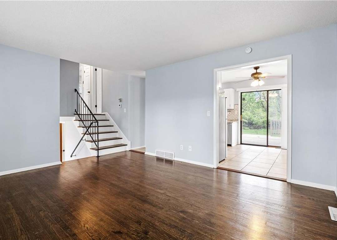 11912 Belmont Avenue — photo 10