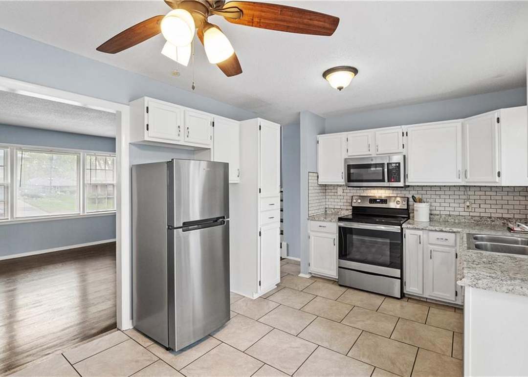 11912 Belmont Avenue — photo 12