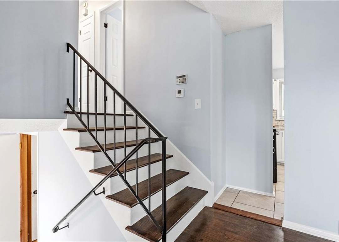 11912 Belmont Avenue — photo 15