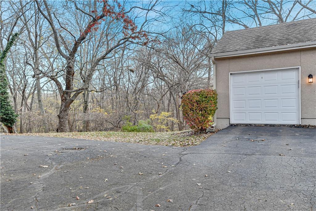 10747 Oakmont Street — photo 26