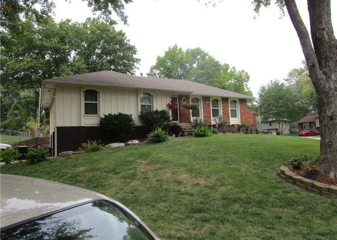 9028 Hunter Street — photo 7
