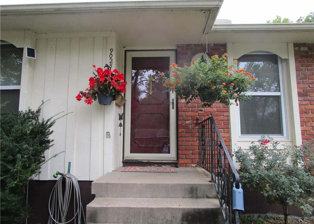 9028 Hunter Street — photo 10
