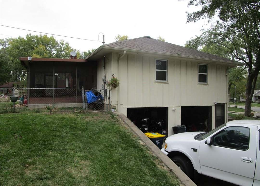 9028 Hunter Street — photo 11
