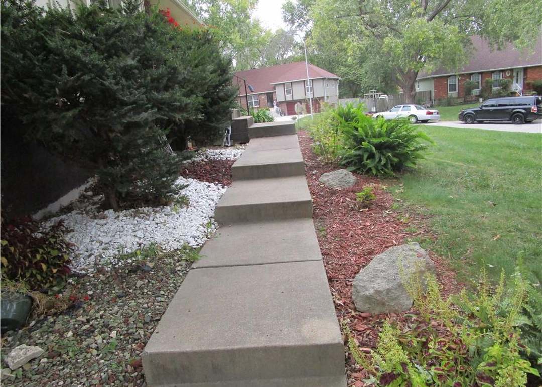 9028 Hunter Street — photo 12