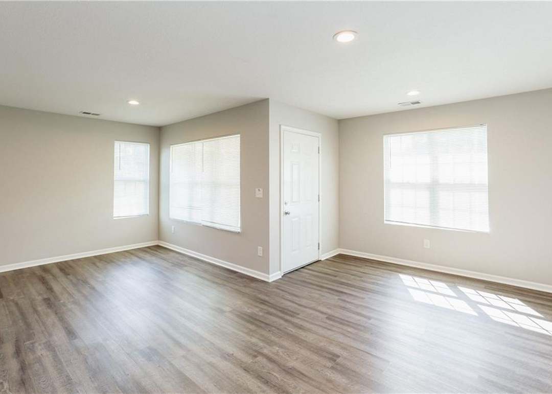 10717 E 46th Terrace — photo 7