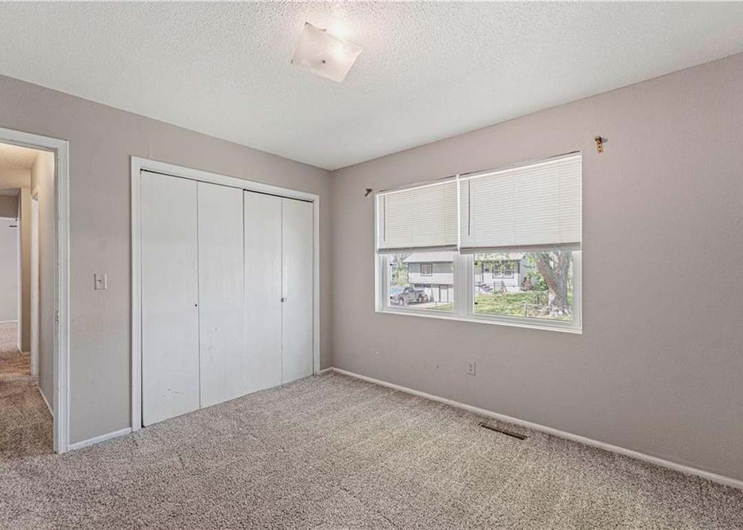 1015 Park Avenue — photo 16