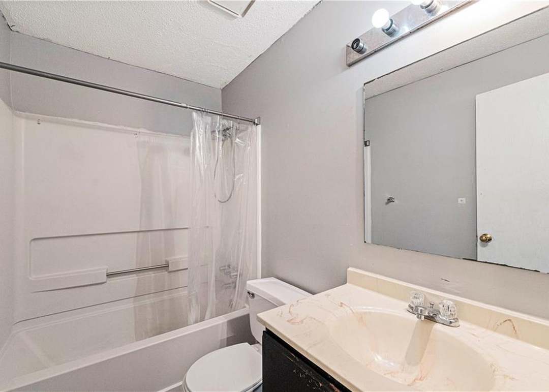 1015 Park Avenue — photo 17