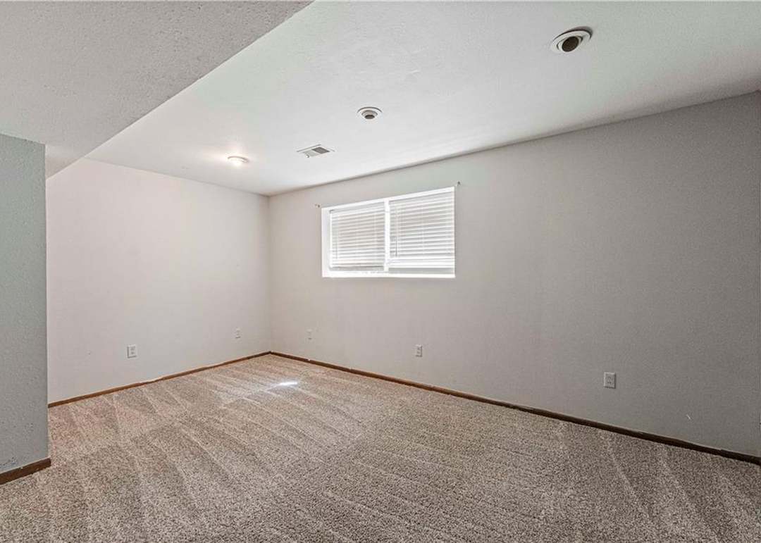1015 Park Avenue — photo 18