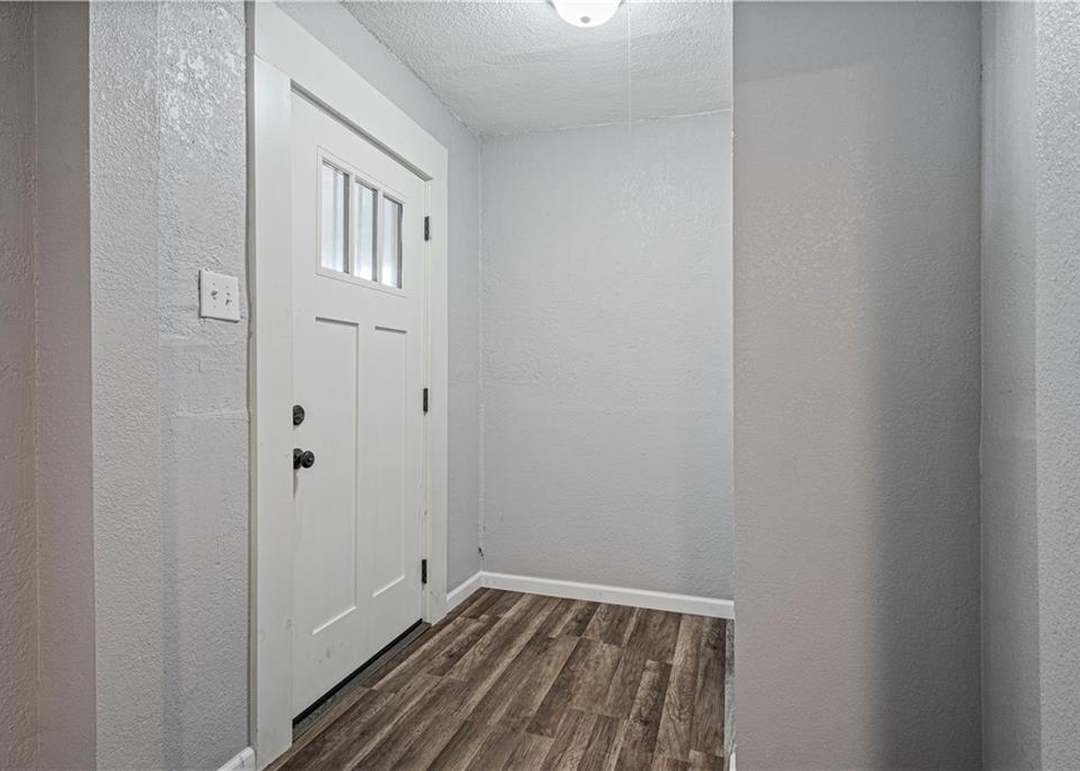 1403 Collins Street — photo 6