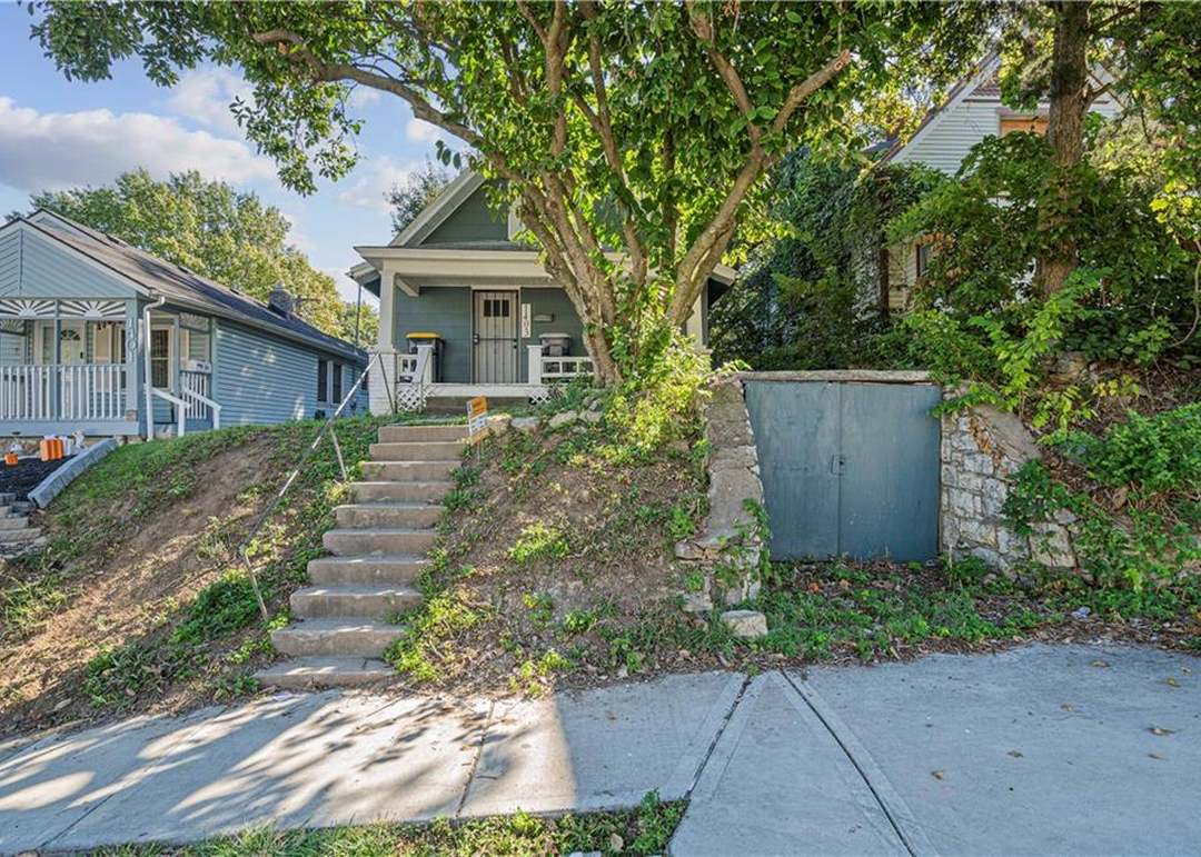 1403 Collins Street — photo 9