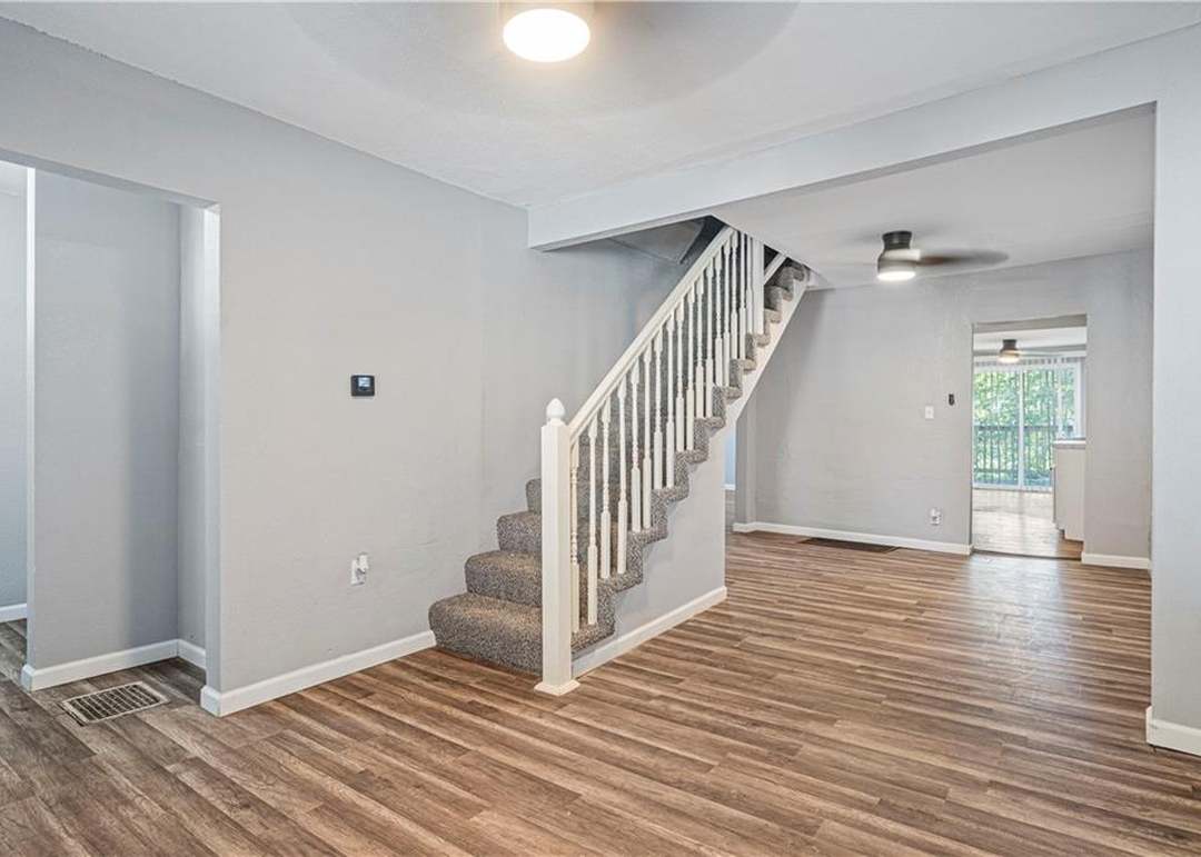 1403 Collins Street — photo 13