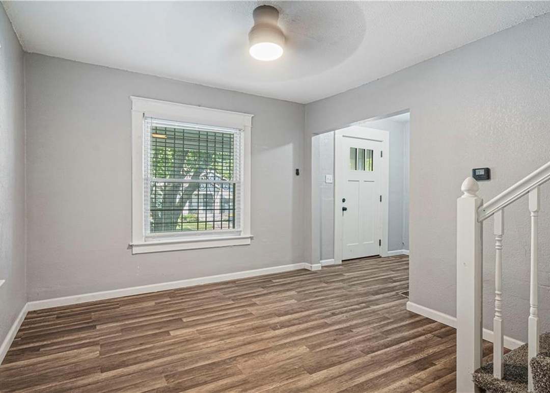 1403 Collins Street — photo 14