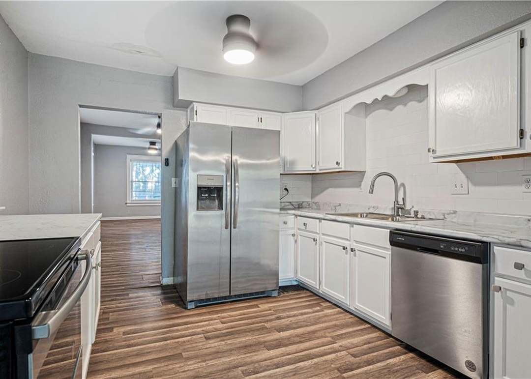 1403 Collins Street — photo 19