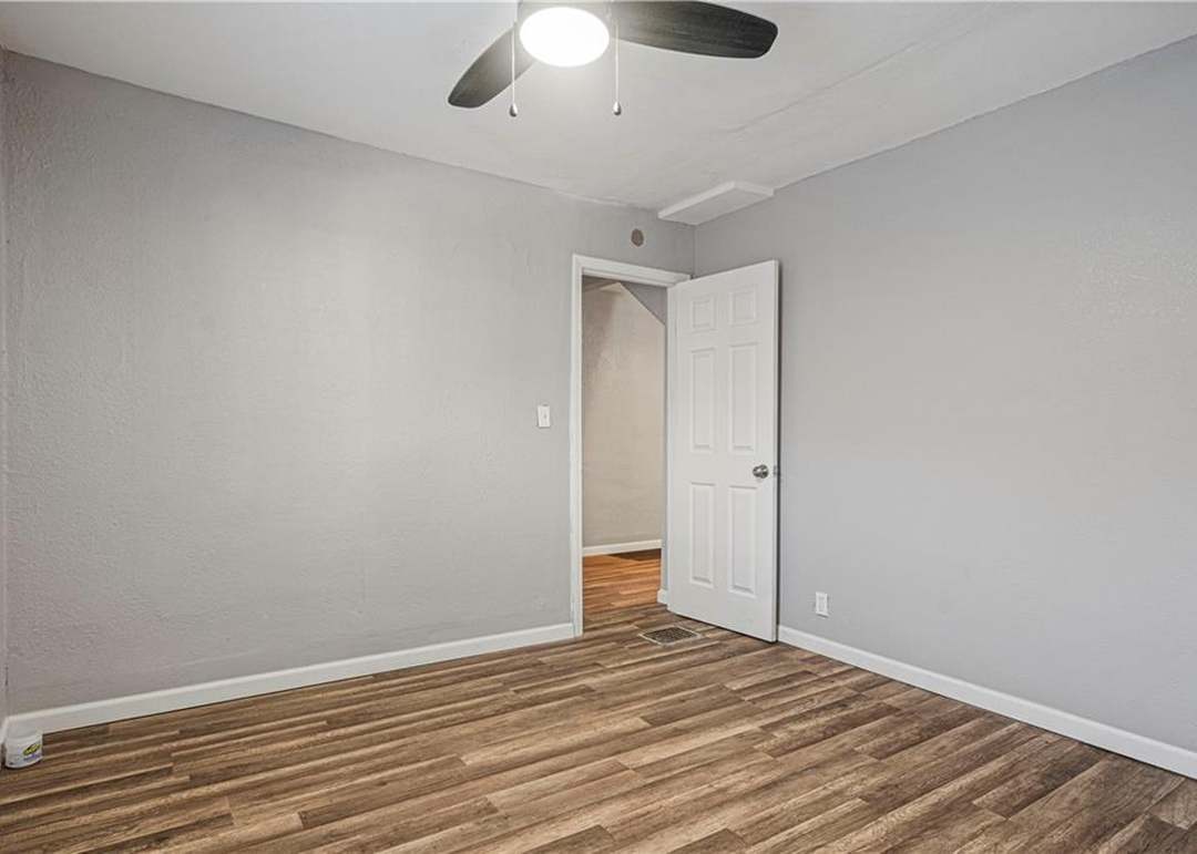 1403 Collins Street — photo 23