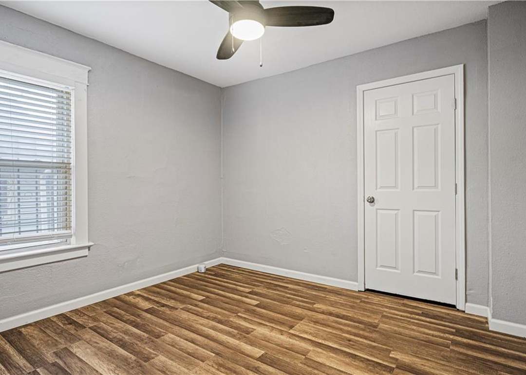 1403 Collins Street — photo 24