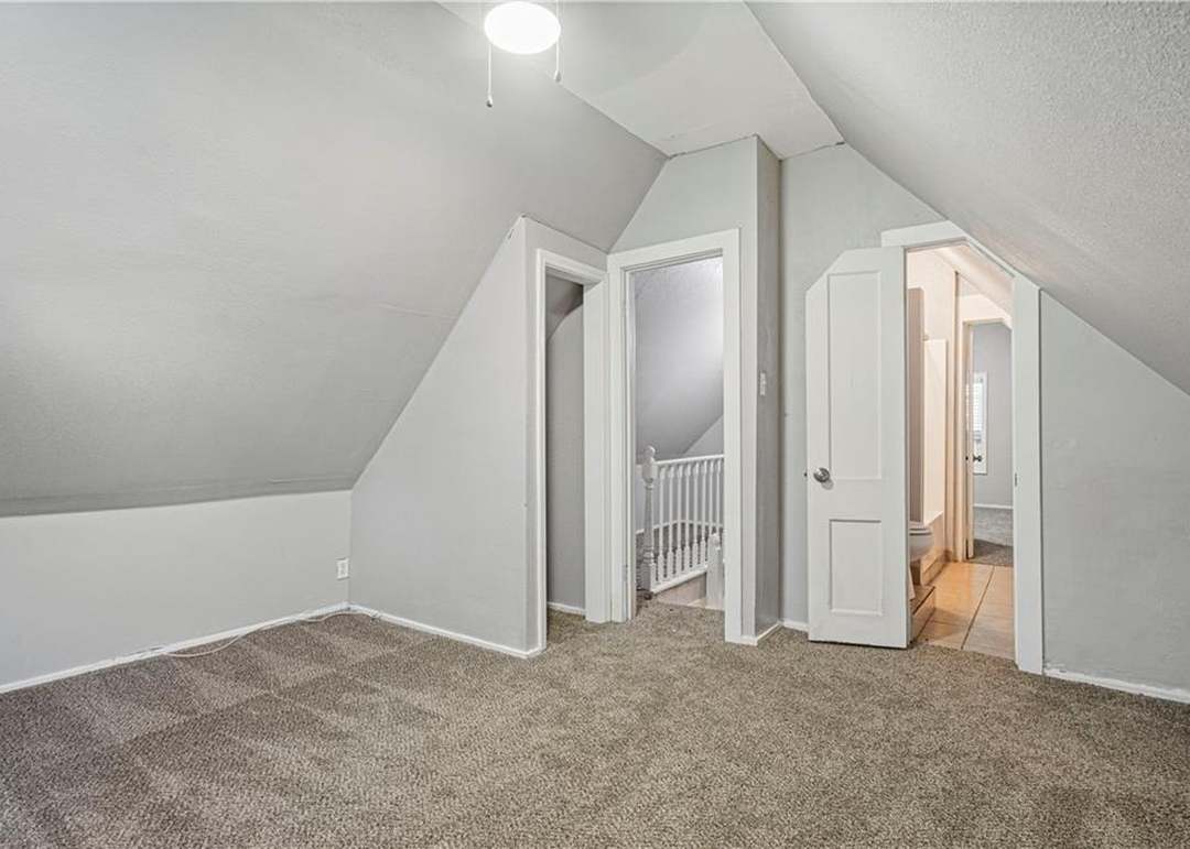 1403 Collins Street — photo 28