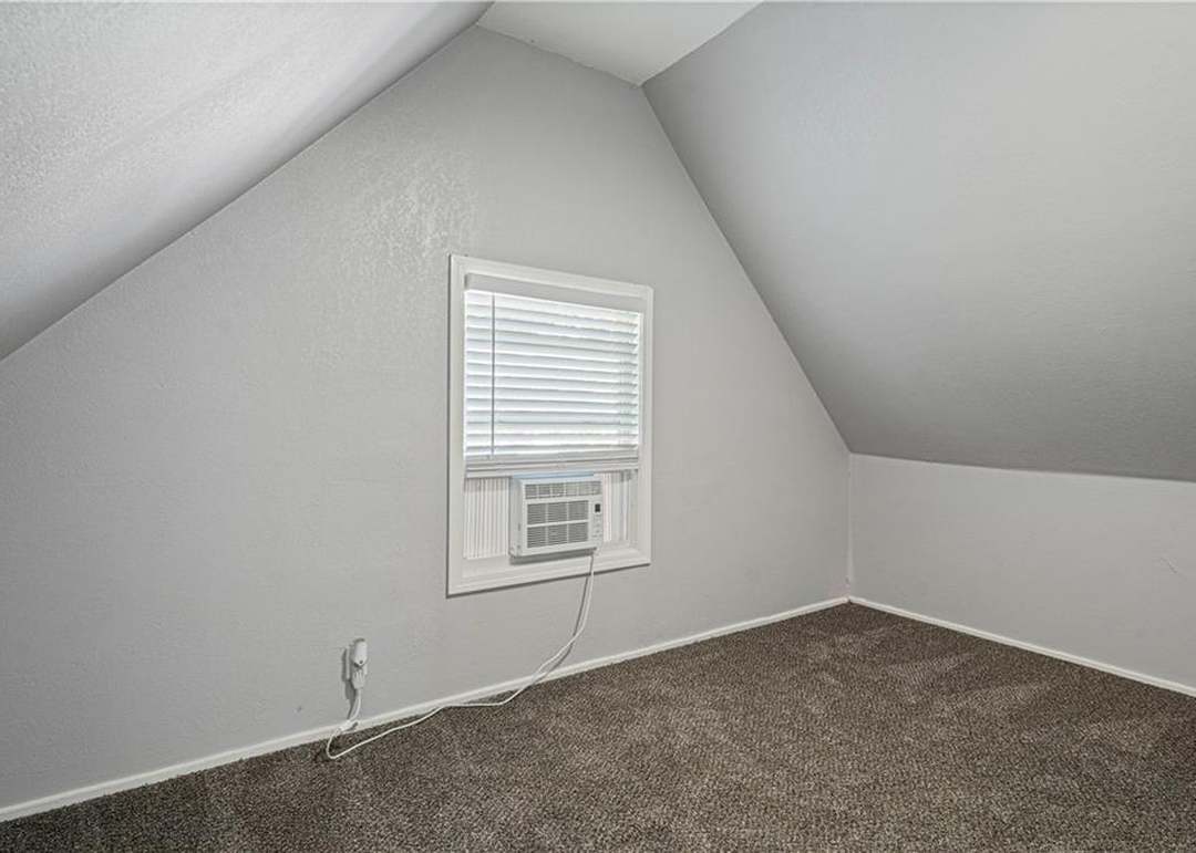 1403 Collins Street — photo 30