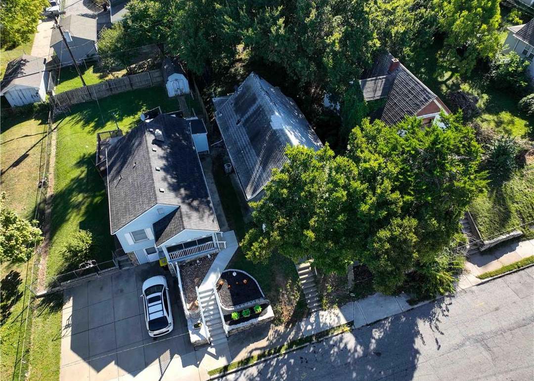 1403 Collins Street — photo 36