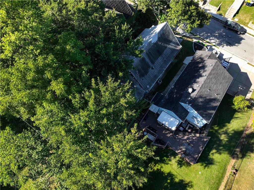 1403 Collins Street — photo 39