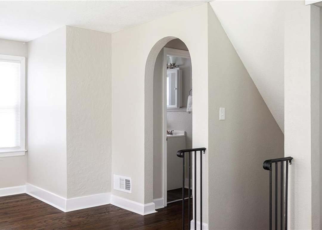 1425 E 77th Terrace — photo 3