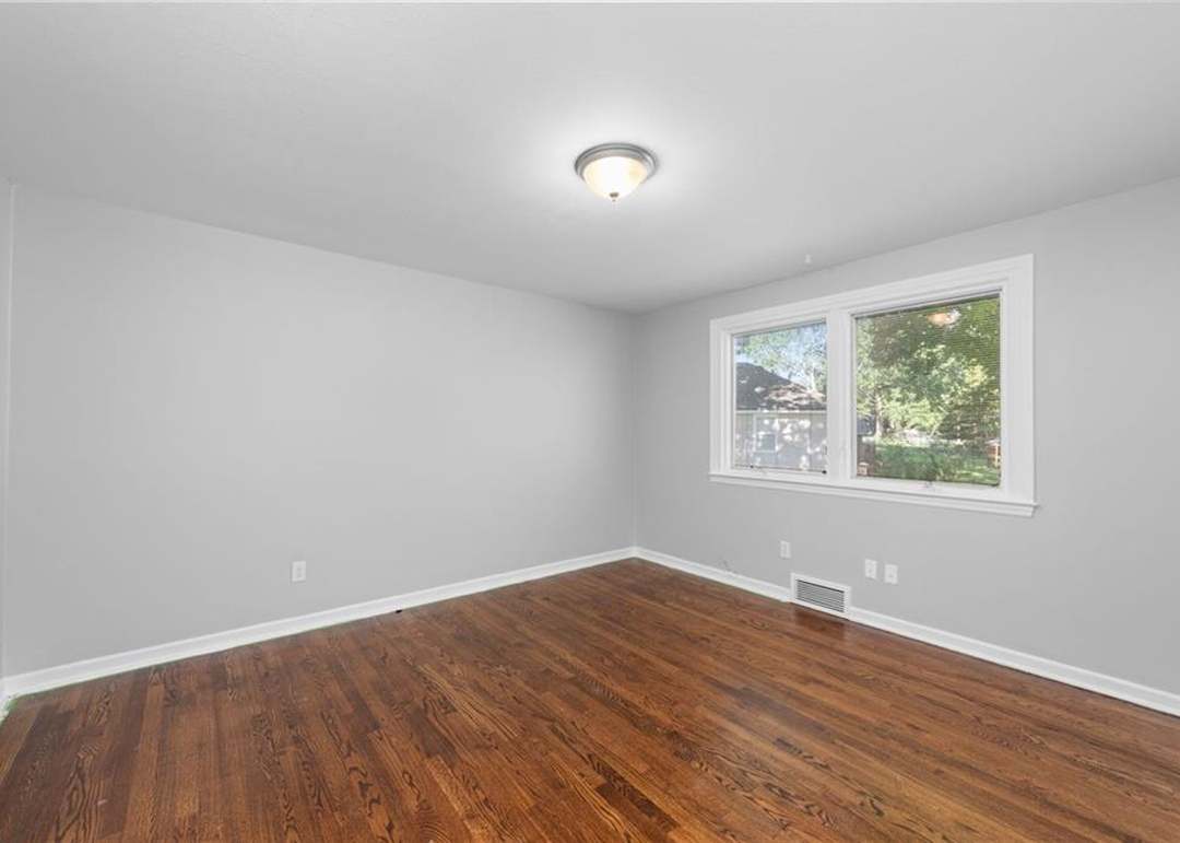 9640 Hardy Street — photo 18