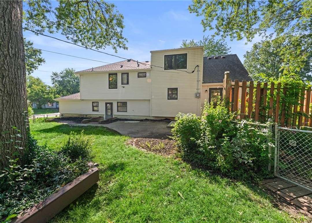 9640 Hardy Street — photo 26