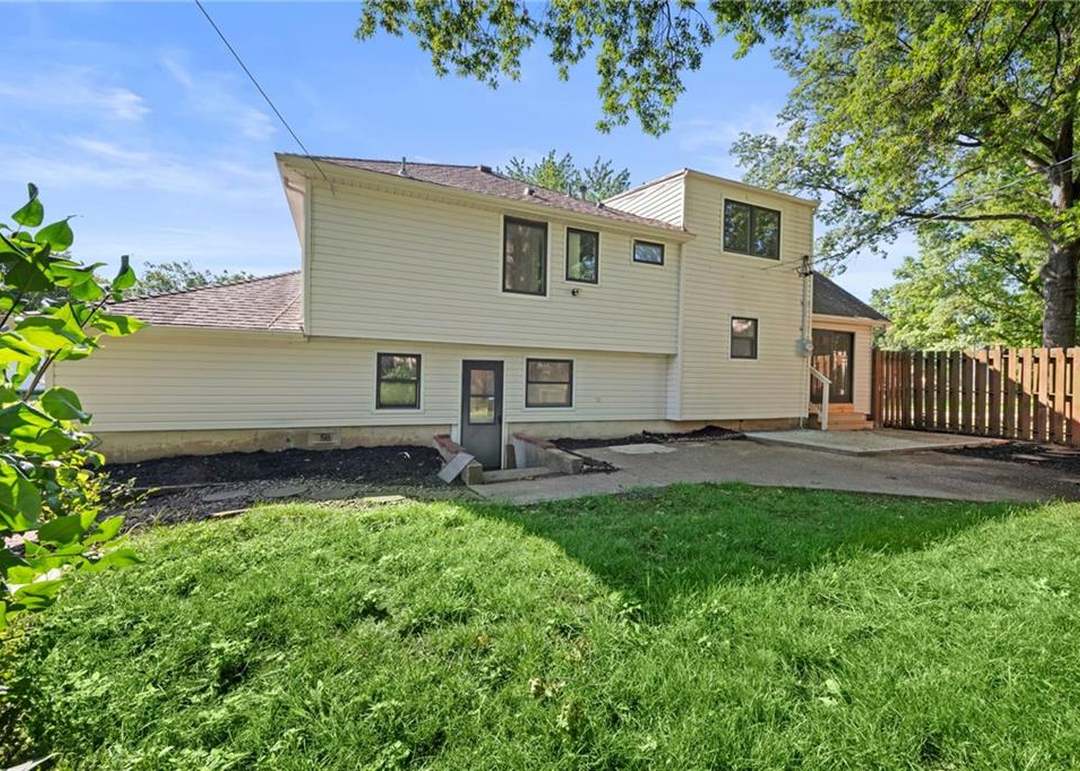 9640 Hardy Street — photo 28
