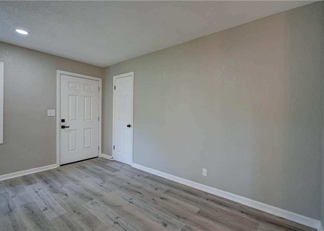 5414 Haskell Avenue — photo 11