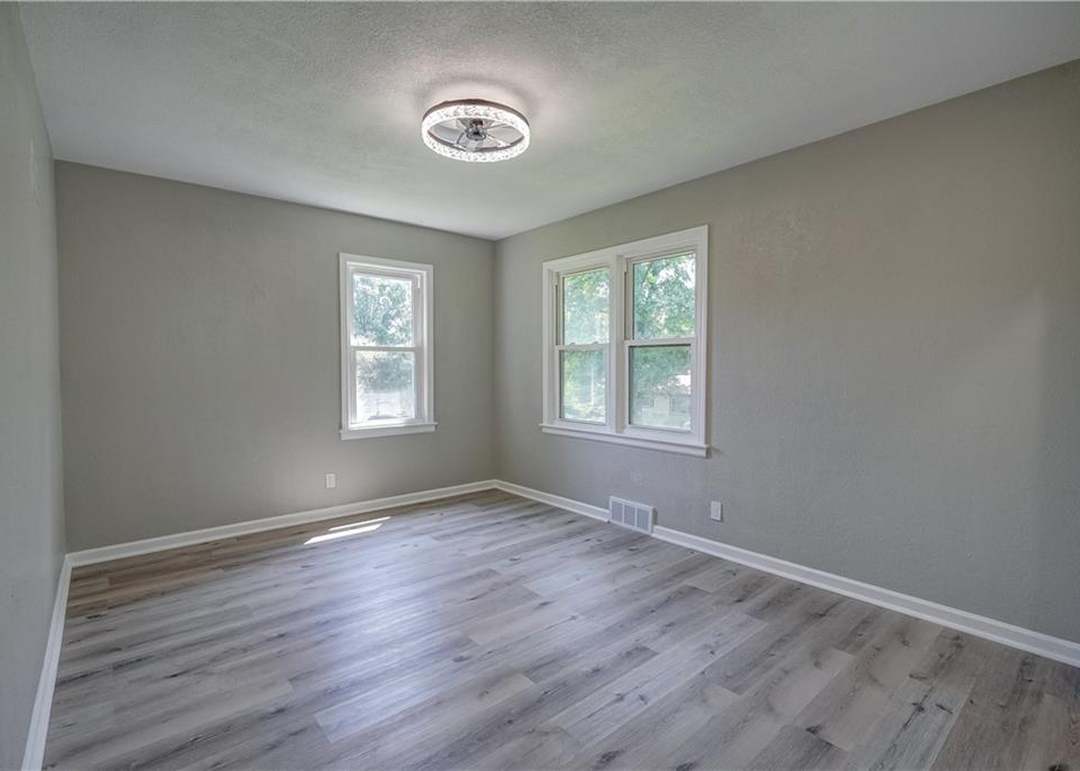 5414 Haskell Avenue — photo 17