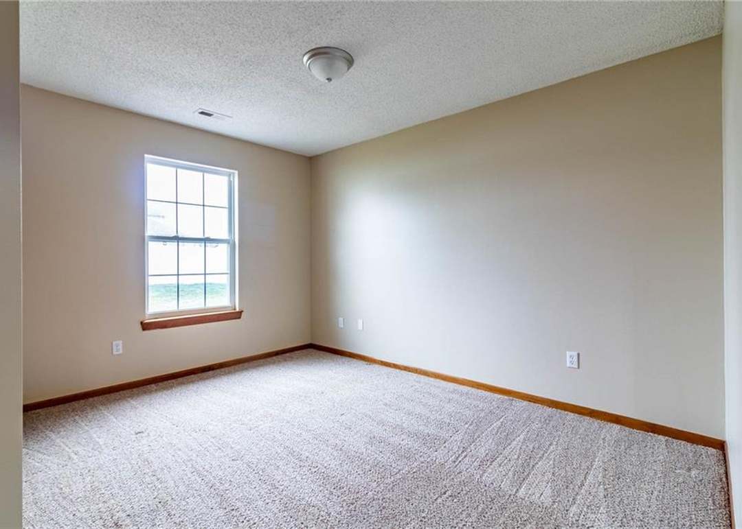 1003 Quincy Drive — photo 7