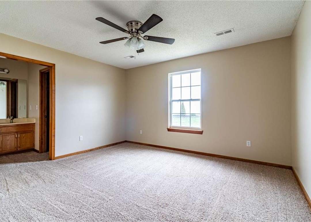 1003 Quincy Drive — photo 12
