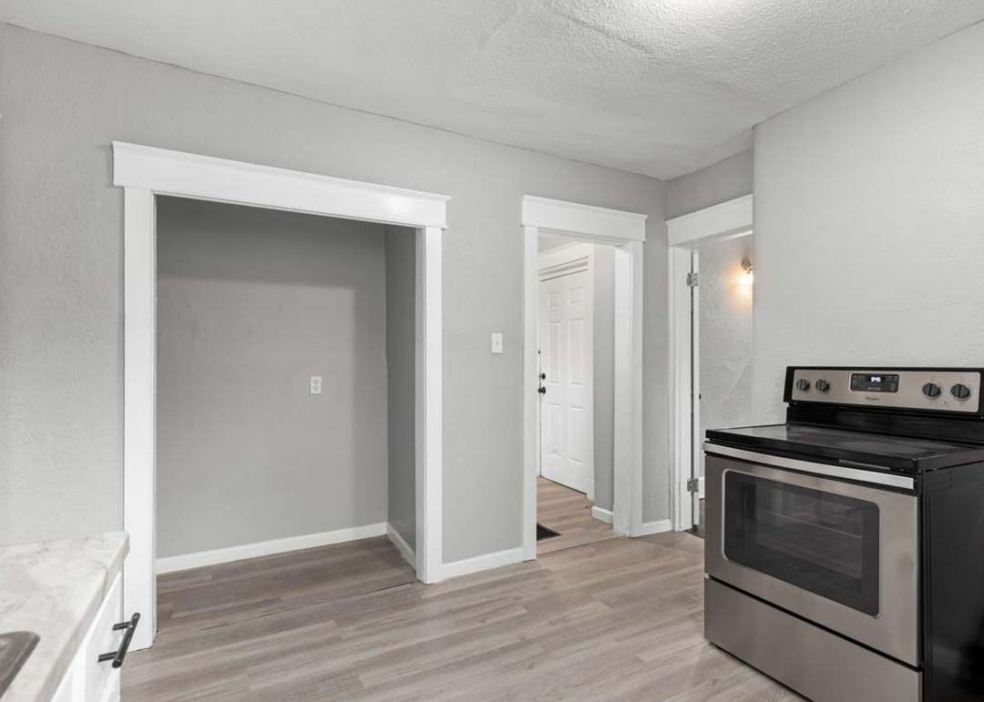 5733 BALES Avenue — photo 12