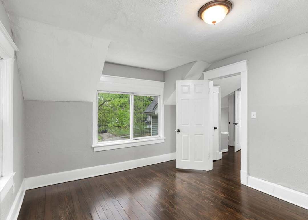 5733 BALES Avenue — photo 17