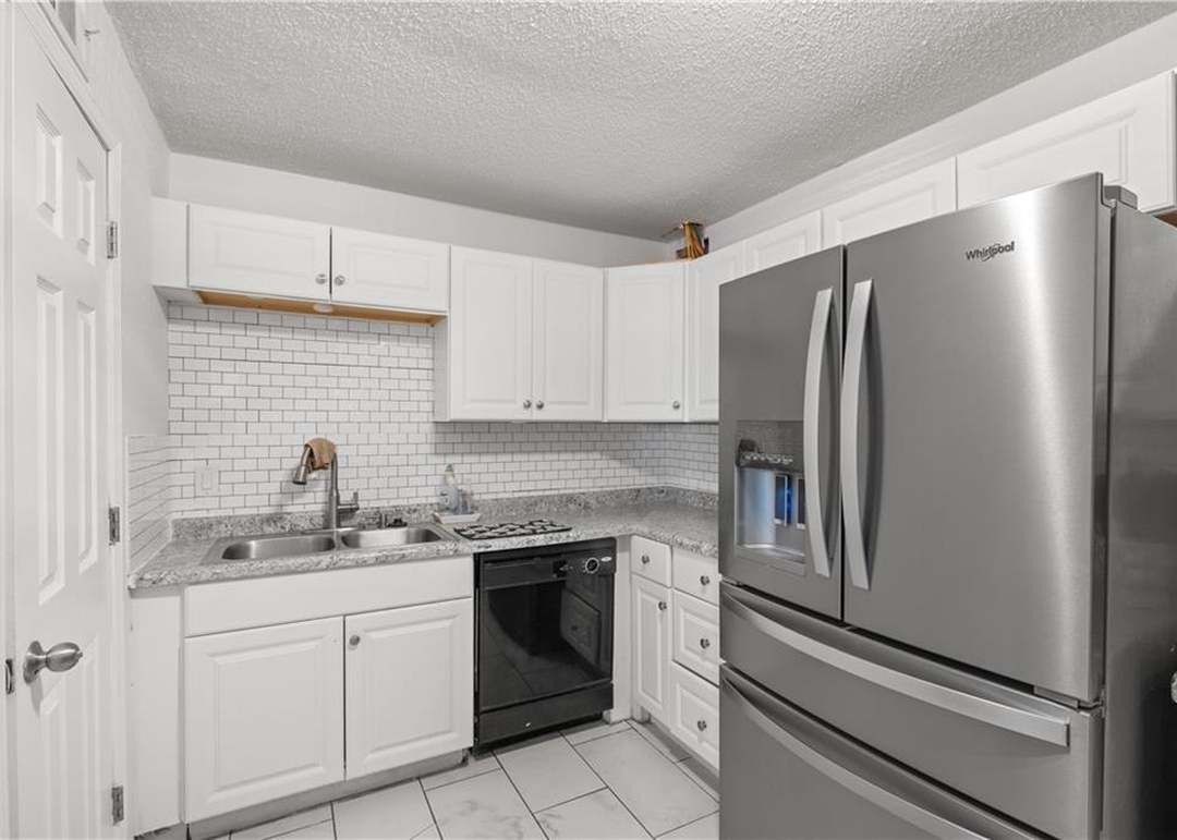 11102 Winchester Avenue — photo 3