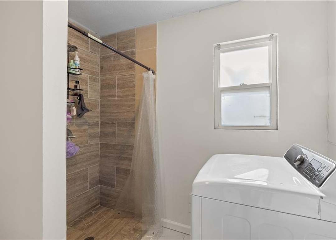 11102 Winchester Avenue — photo 7