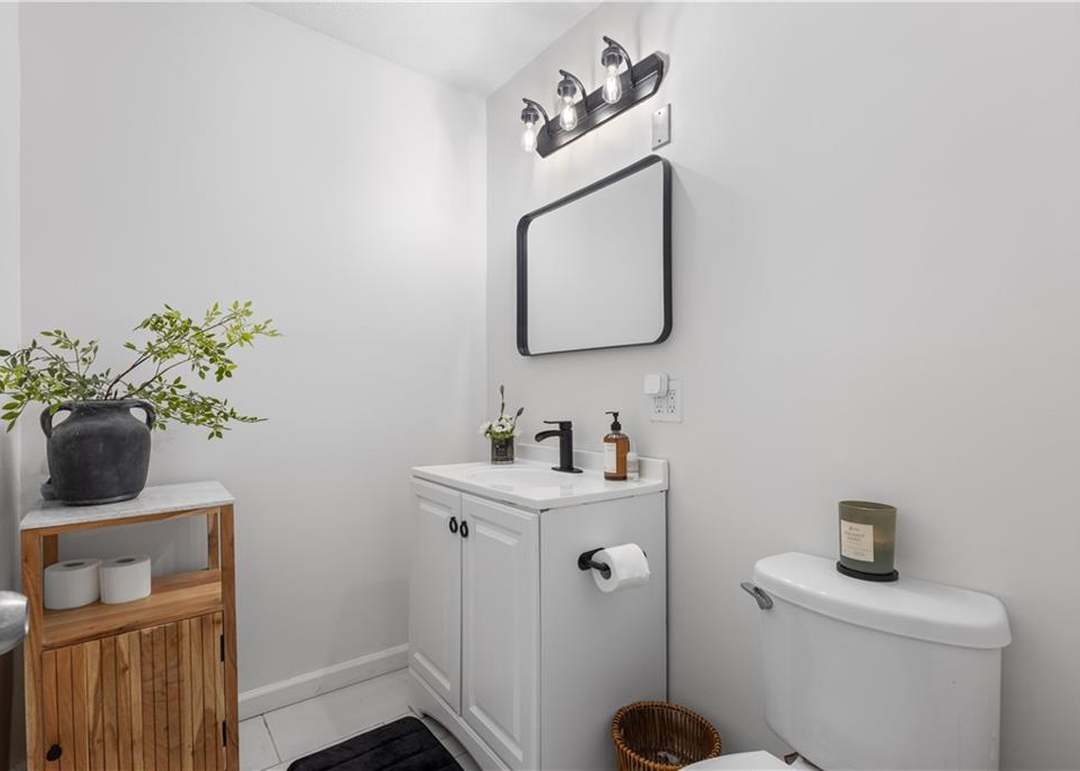11102 Winchester Avenue — photo 12