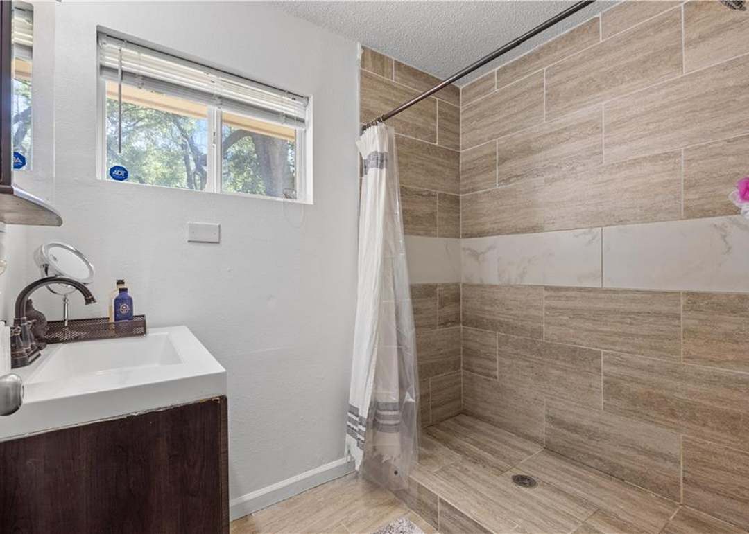 11102 Winchester Avenue — photo 13