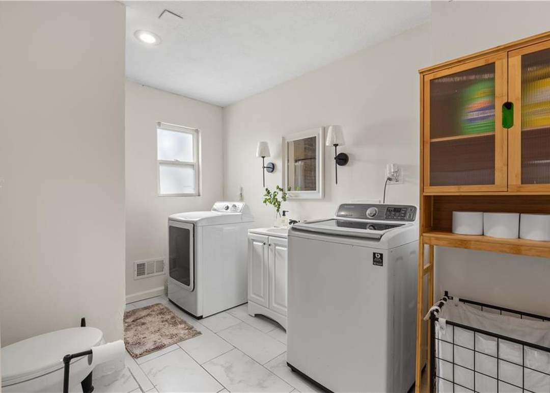 11102 Winchester Avenue — photo 14