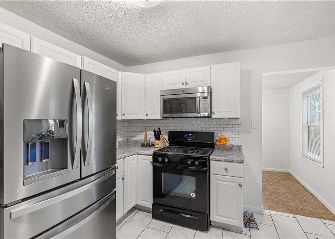 11102 Winchester Avenue — photo 16