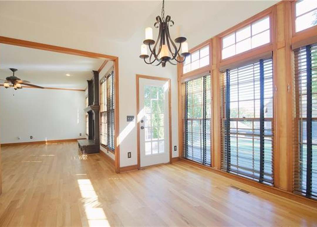 6013 Hallet Street — photo 15