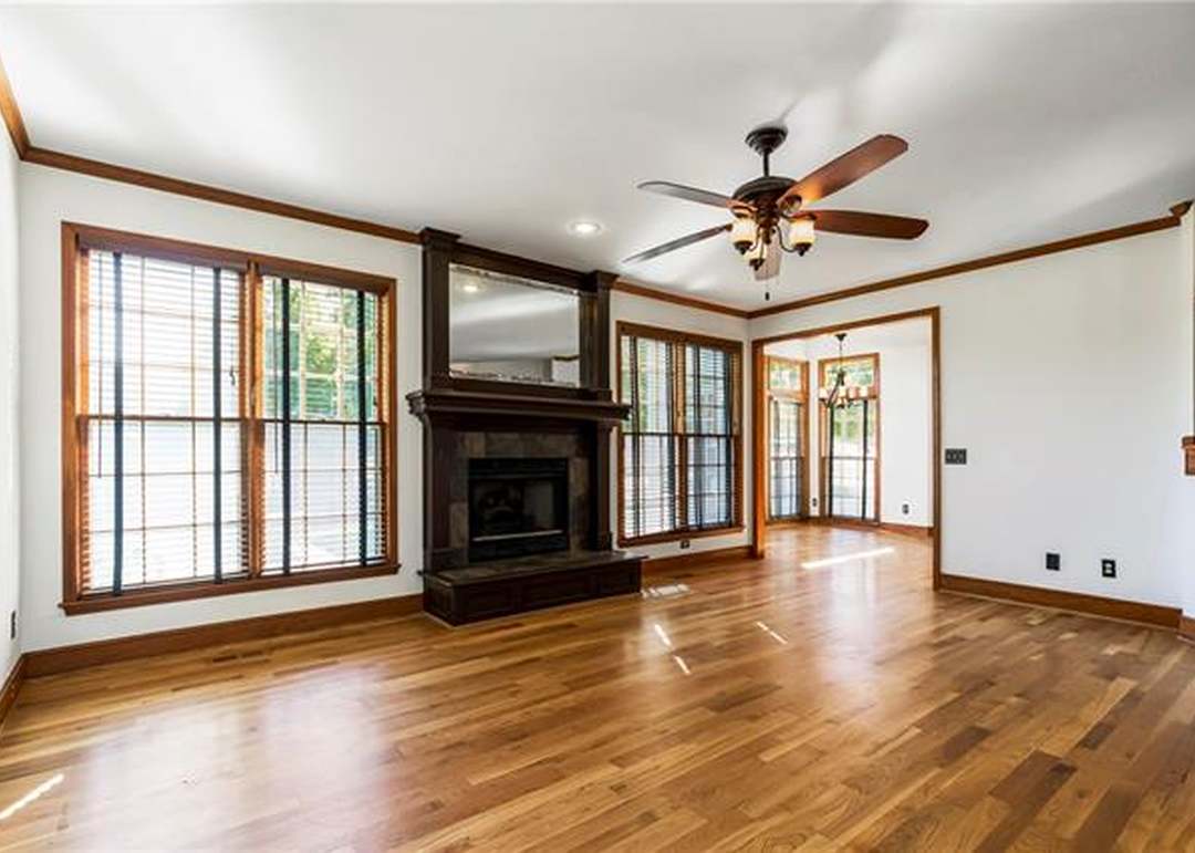 6013 Hallet Street — photo 18