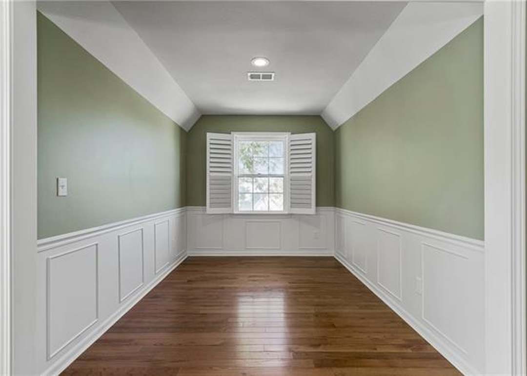 6013 Hallet Street — photo 25