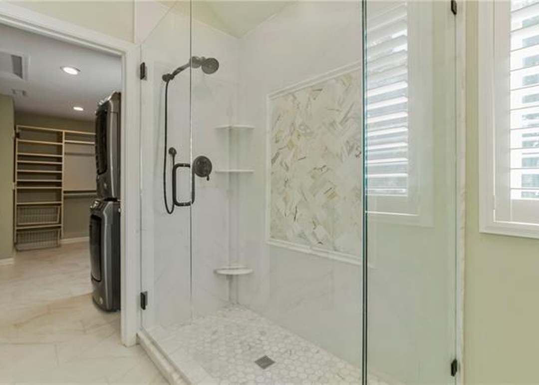 6013 Hallet Street — photo 26