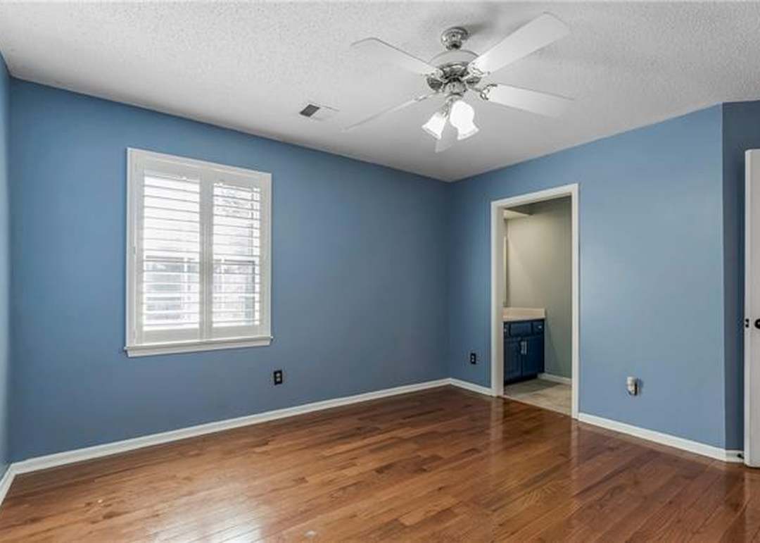 6013 Hallet Street — photo 30
