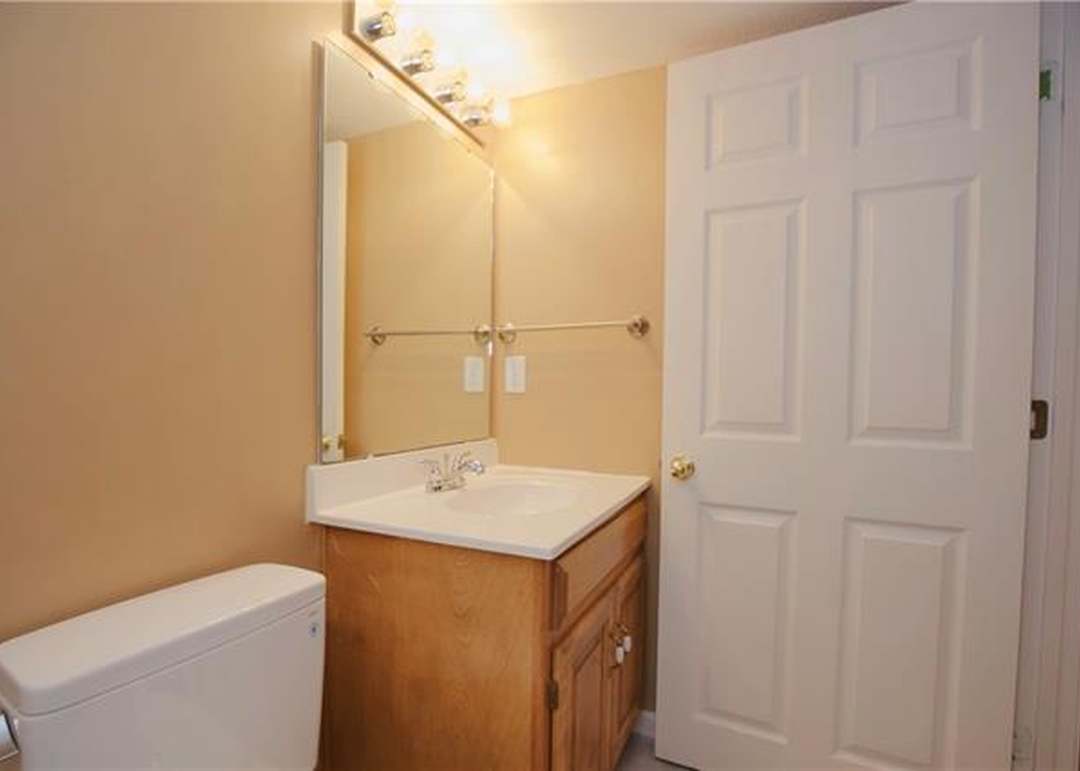 6013 Hallet Street — photo 35