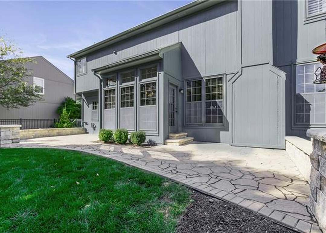 6013 Hallet Street — photo 38