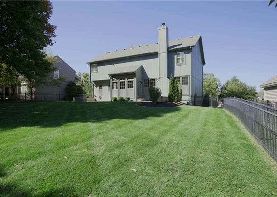 6013 Hallet Street — photo 40