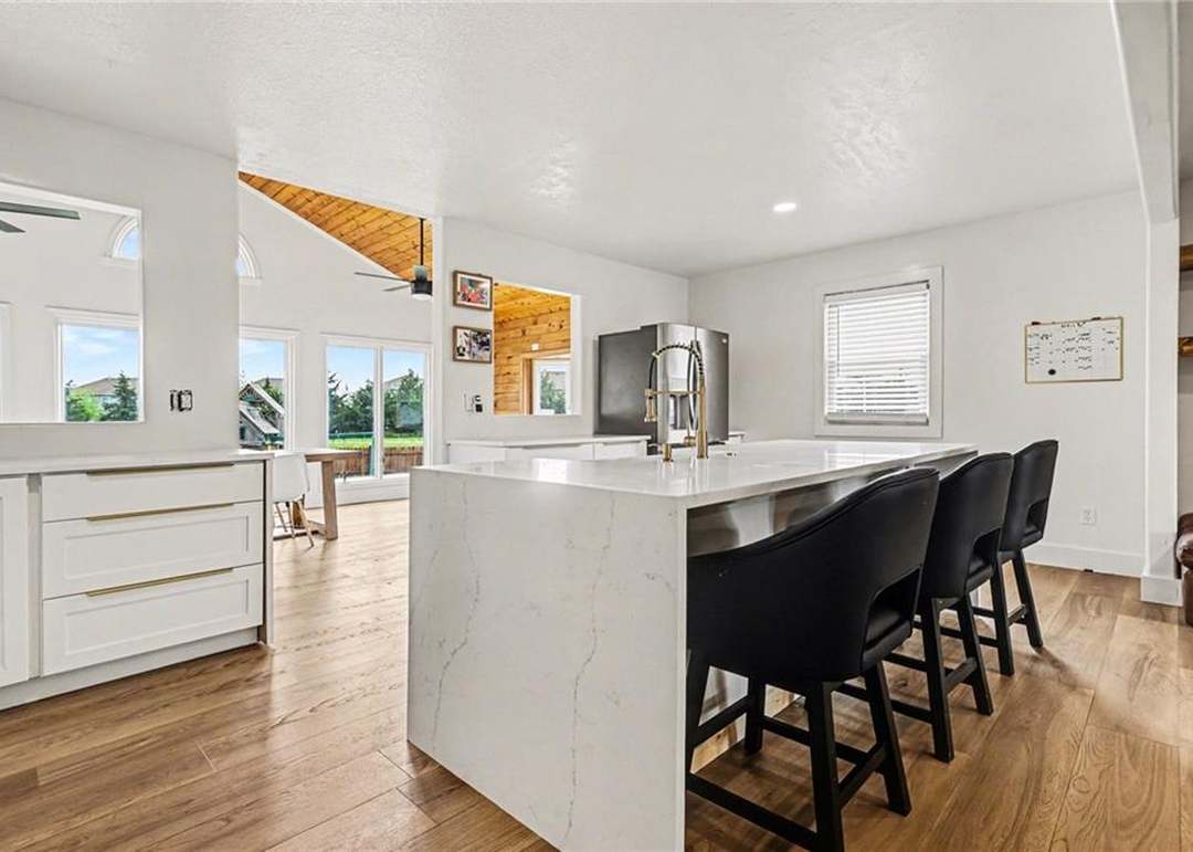 2413 W Post Oak Road — photo 2