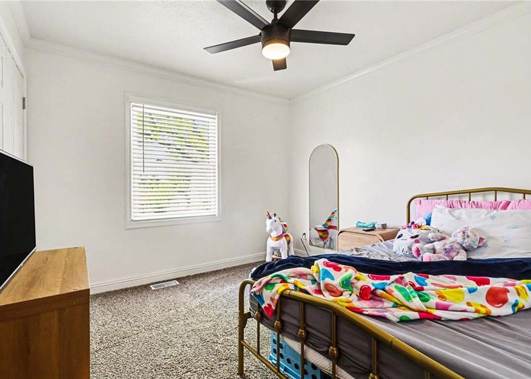 2413 W Post Oak Road — photo 17