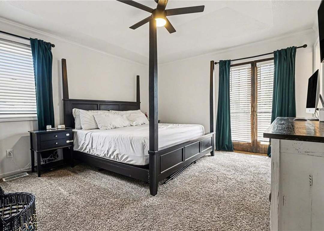 2413 W Post Oak Road — photo 18